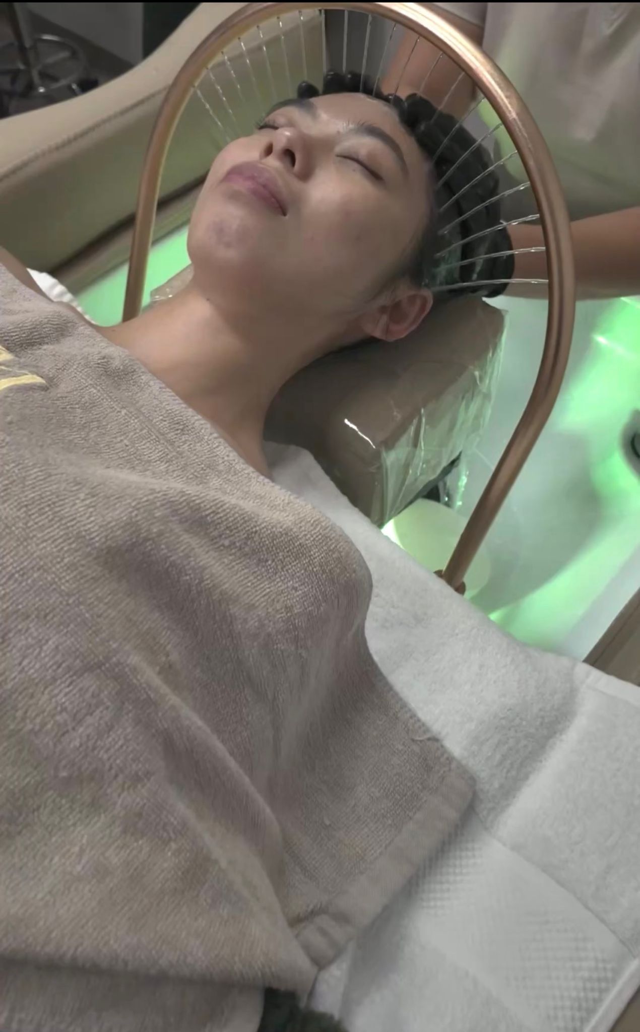 Head Spa & Hot Stone